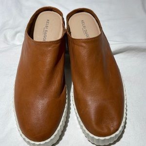 NEW Kelsi Dagger buttery soft slides size 7/37.5